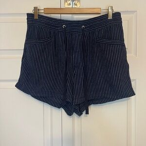 GAP Linen Blend Striped Navy Blue Women's Shorts Pockets Drawstring M